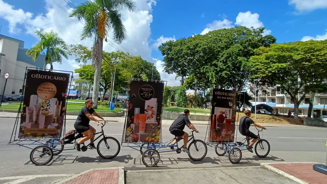 Operação de Bikedoor para campanhas de agências de publicidade